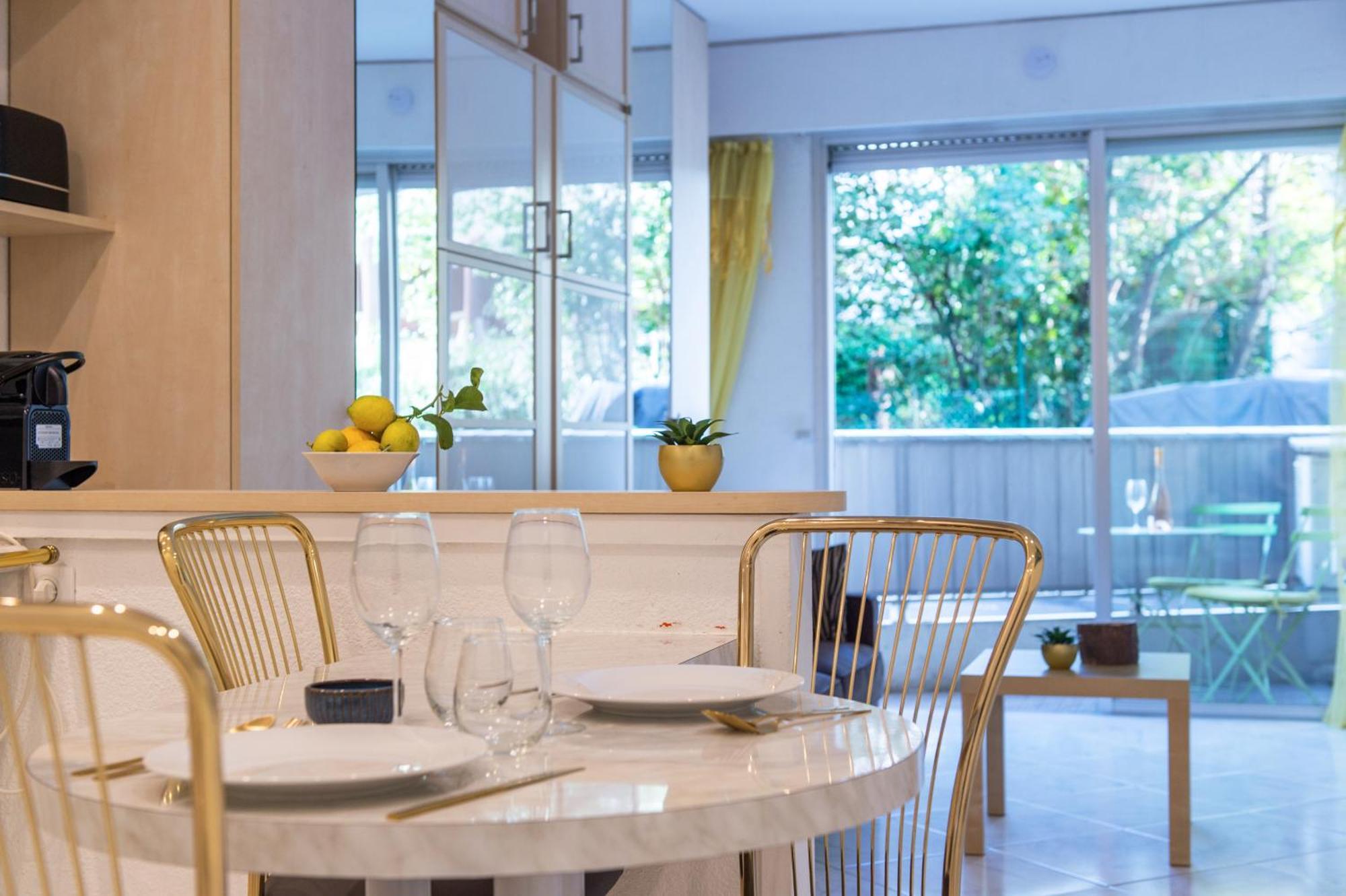 Cosy Studio - Residence Front De Mer - Menton Buitenkant foto